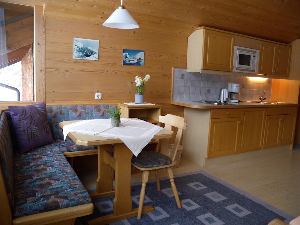 Appartments Haus Monika ชอปเปอร์เนา ภายนอก รูปภาพ